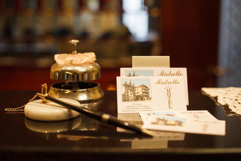 Hotel Mistrello Di Savoia Borgo Val di Taro Dış mekan fotoğraf