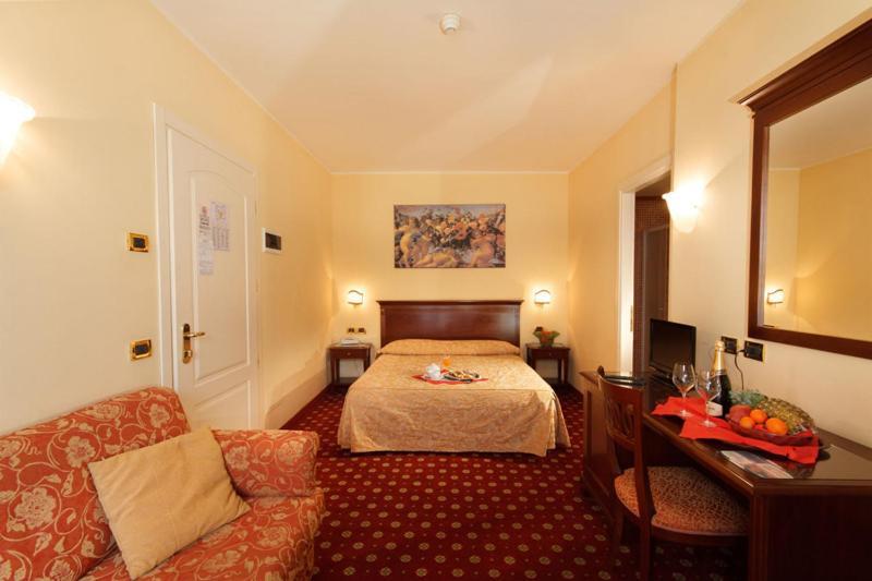 Hotel Mistrello Di Savoia Borgo Val di Taro Dış mekan fotoğraf