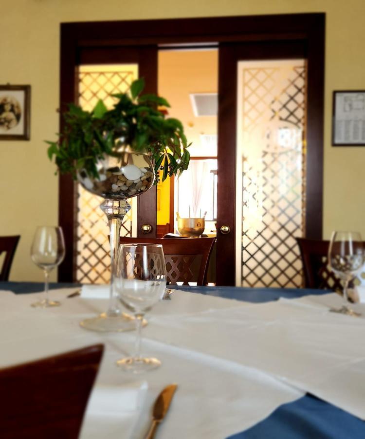 Hotel Mistrello Di Savoia Borgo Val di Taro Dış mekan fotoğraf