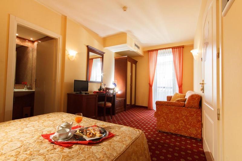 Hotel Mistrello Di Savoia Borgo Val di Taro Dış mekan fotoğraf