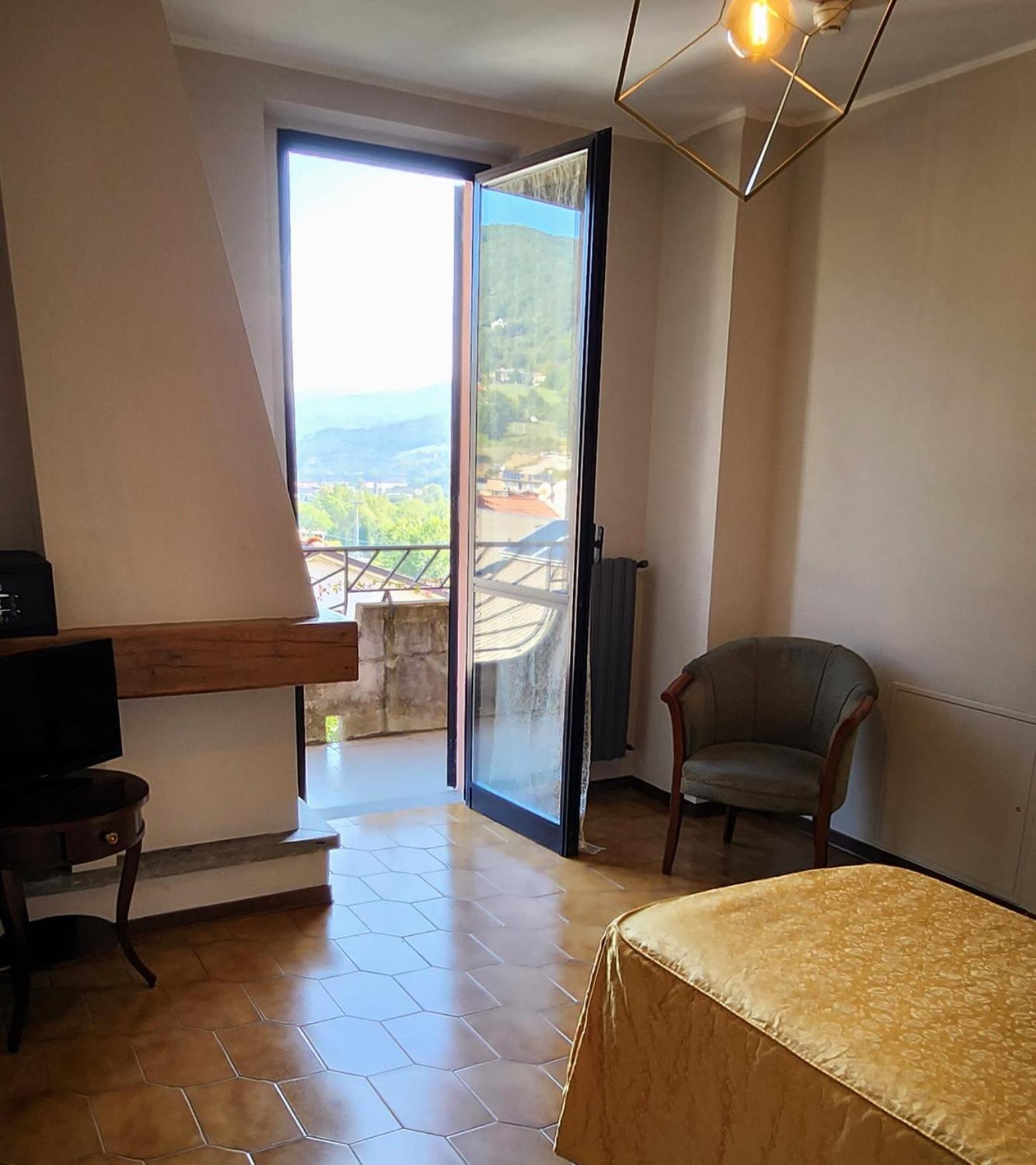 Hotel Mistrello Di Savoia Borgo Val di Taro Dış mekan fotoğraf